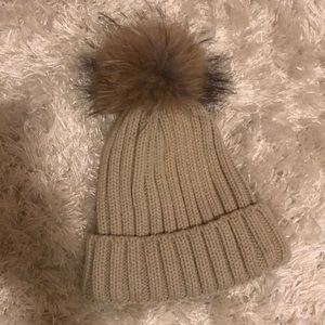 Pom Pom hat
